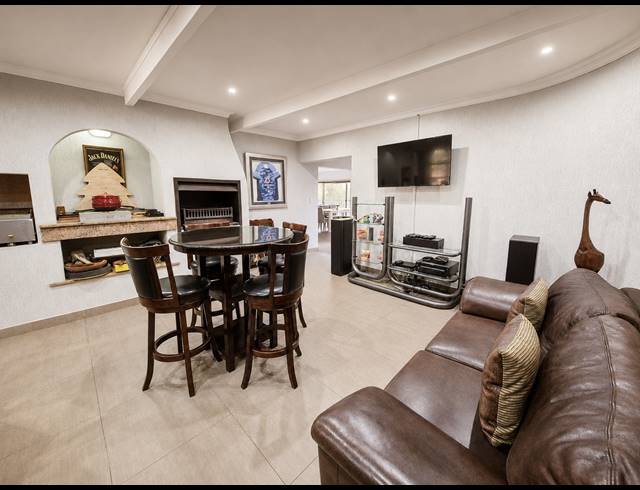 8 BEDROOM HOUSE FOR SALE IN MANTEVREDE